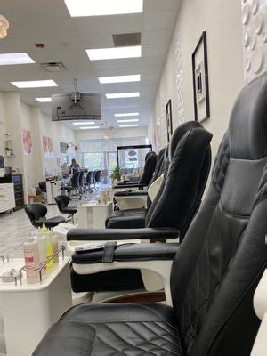 The salon is located at 607 Columbus St, in Ottawa, and visitors are welcome to drop by in person to meet the team and take a tour of the facility before booking. . Vip nails ottawa il
